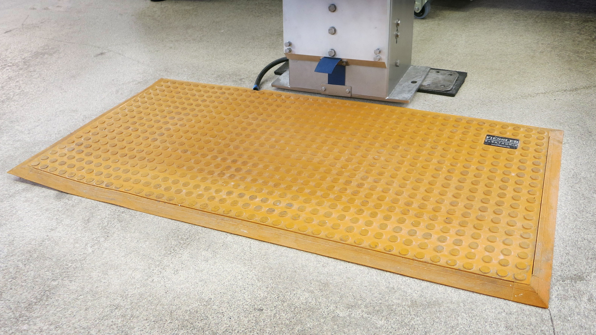 Hebekipper HK 100 Sicherheitsbodenmatte Hebekipper HK 100 Sicherheitsbodenmatte