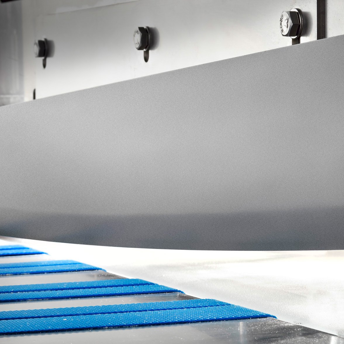SOFT CUT rocking knife with a rolling motion for optimal dough protection and low dough sticking SOFT CUT rocking knife