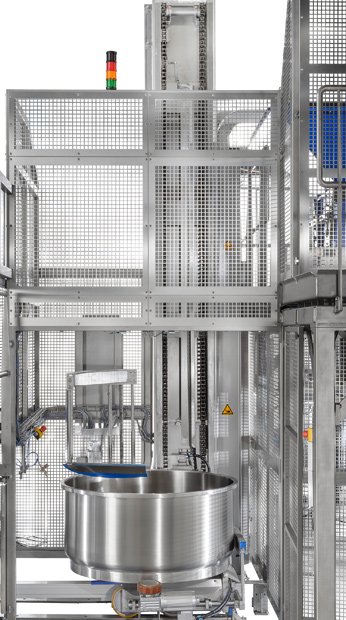 Bowl tipper HK 200 in space-saving column design to transfer the dough to subsequent machines